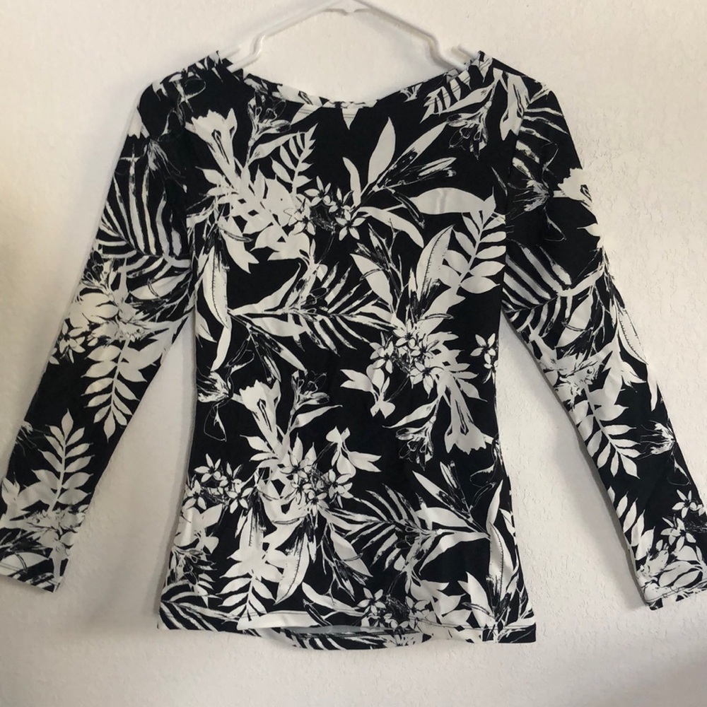 Rash guard top